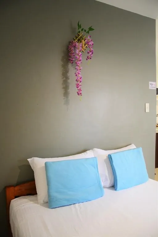 Alona Studios Apartment Hotel Panglao 3*,